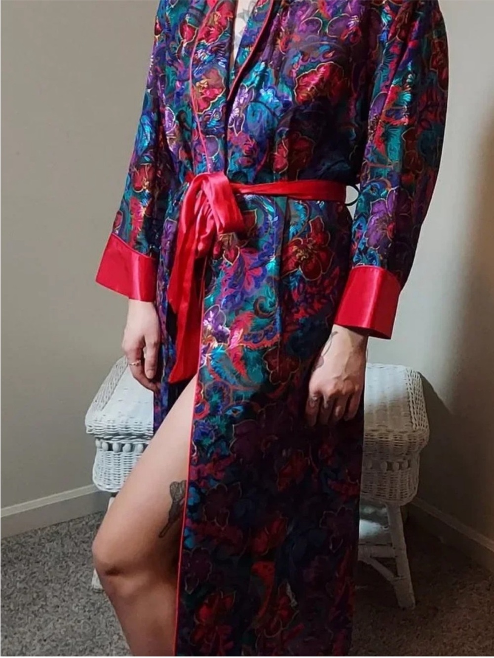VS Vibrant Multicolor Floral Satin Robe - Picture 3 of 14